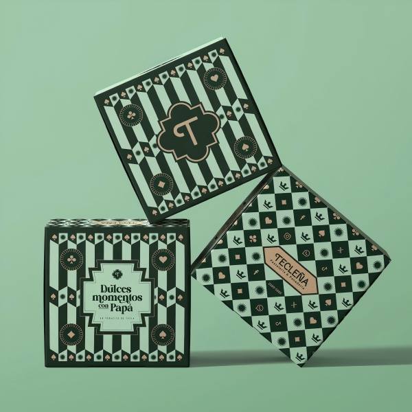 WellCards Custom Square Playing Cards OEM ODM Manufacturer in China